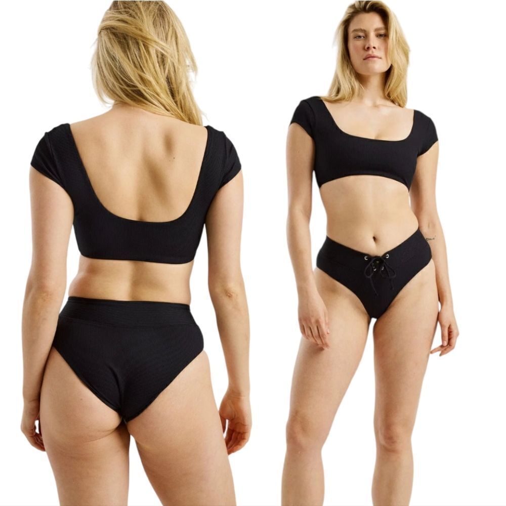 Year of Ours black Sleeved Swim bikini top size M